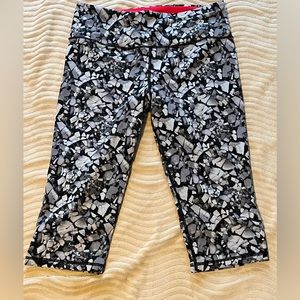 Victorias Secret Active cropped leggings Size Large